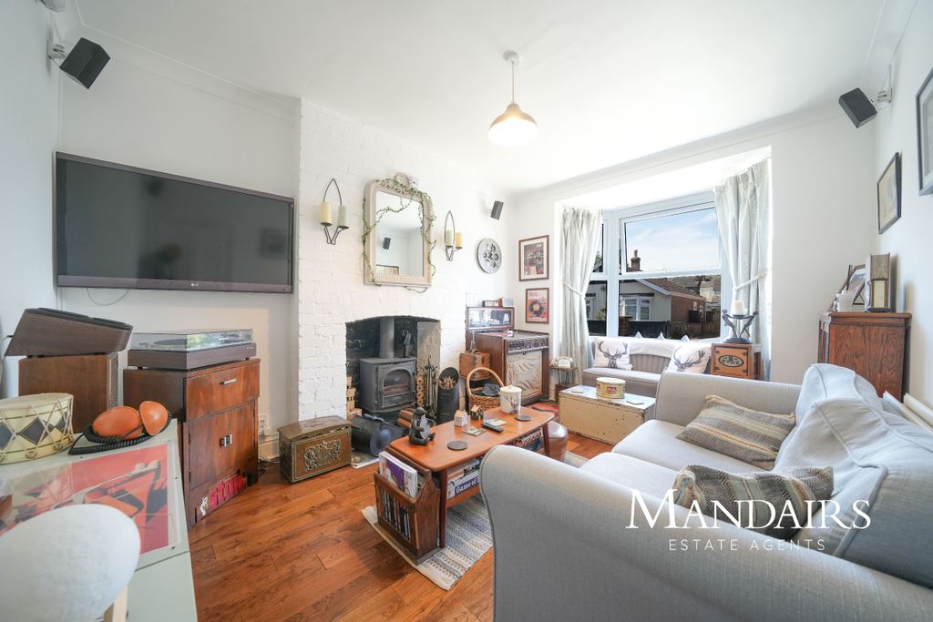 Property photo 2 of 31