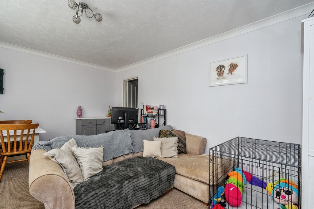 Property photo 2 of 17 Photo