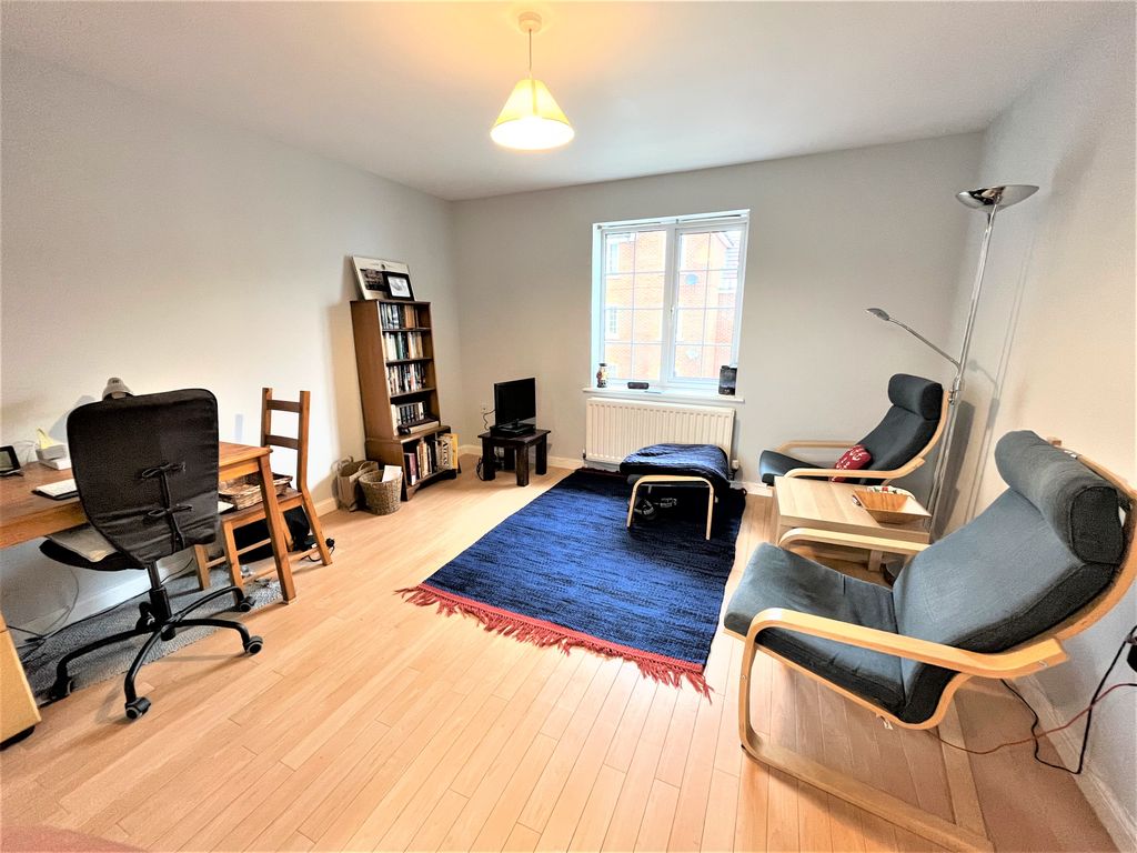 Property photo 3 of 10 Photo 04