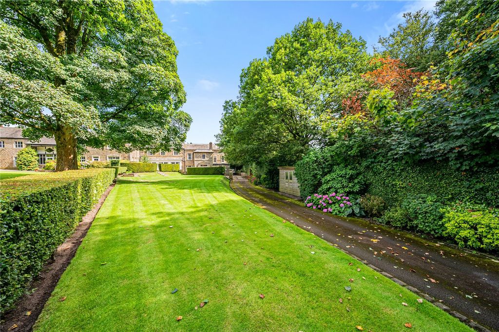Property photo 3 of 33 Garden