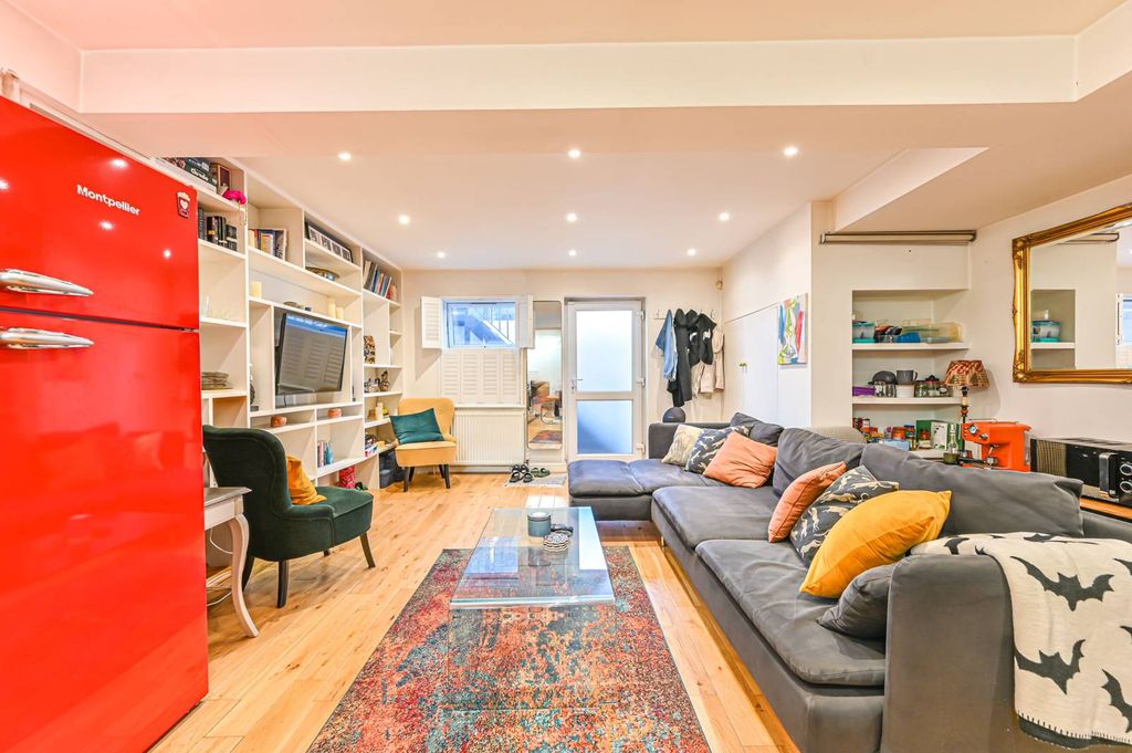 Property photo 3 of 13