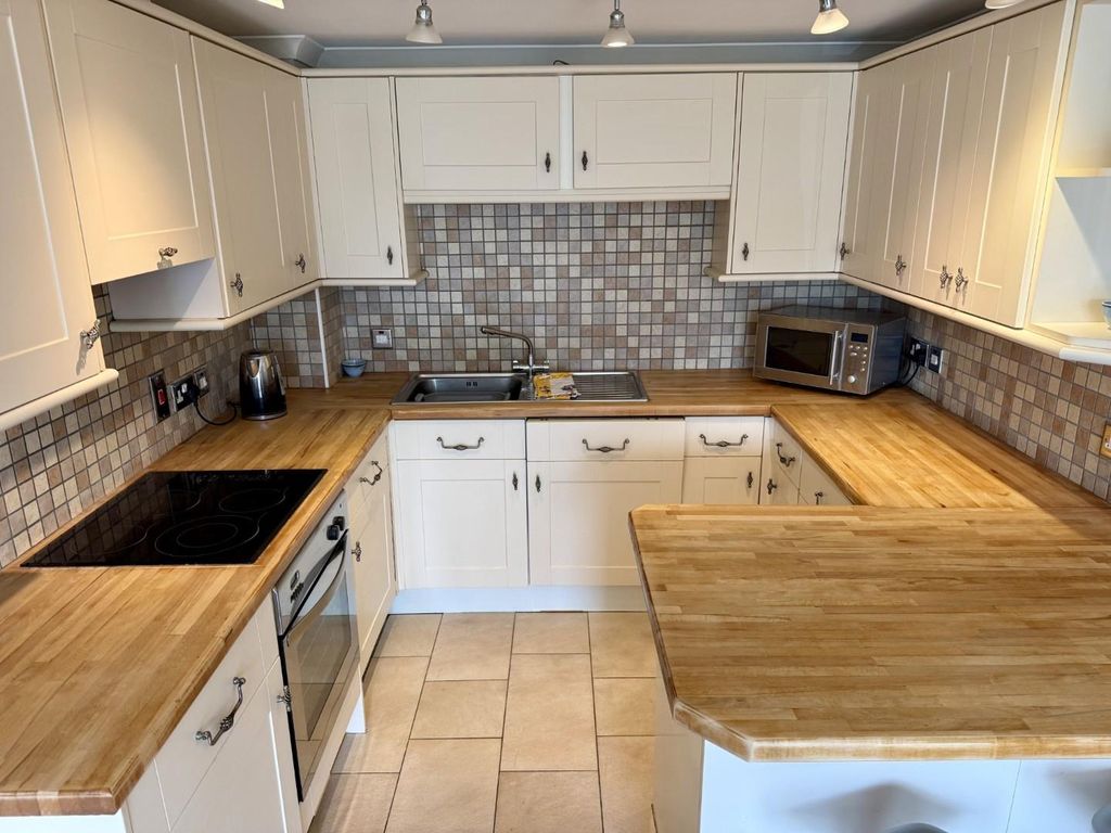 Property photo 2 of 10 Newmans Kitchen.Jpg