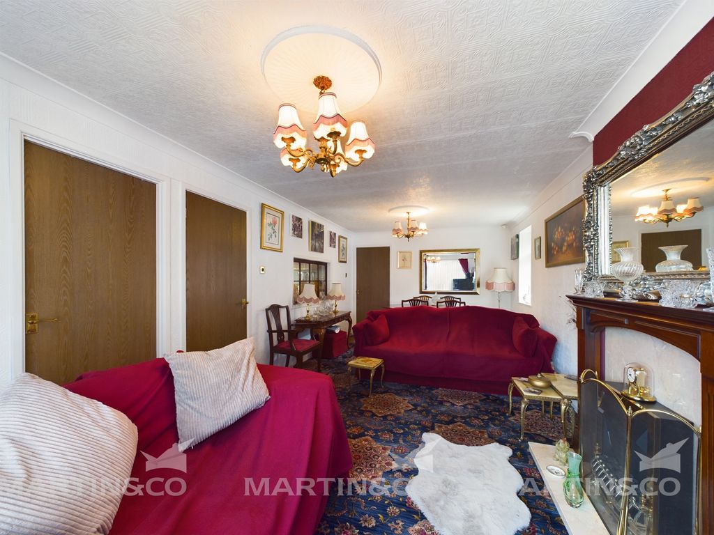 Property photo 3 of 18 Cam02406G0-Pr0273-Still007
