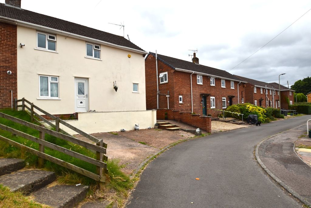 Property photo 1 of 12 Seddons Tiverton