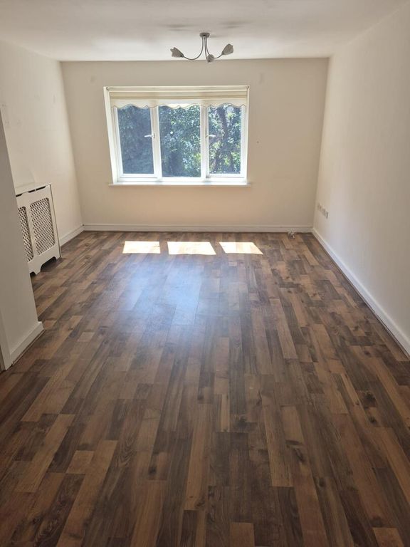 Property photo 3 of 13 Bedroom