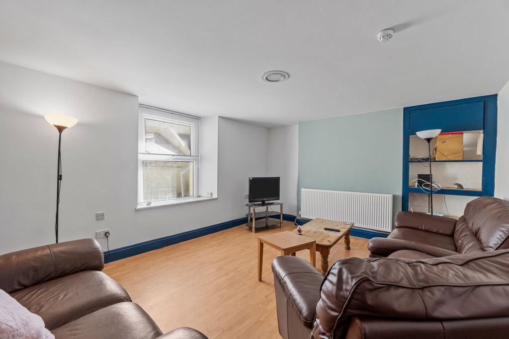 Property photo 2 of 6 0003