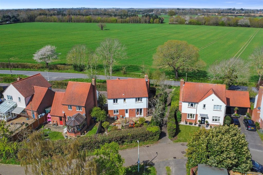 Property photo 3 of 17 Drone