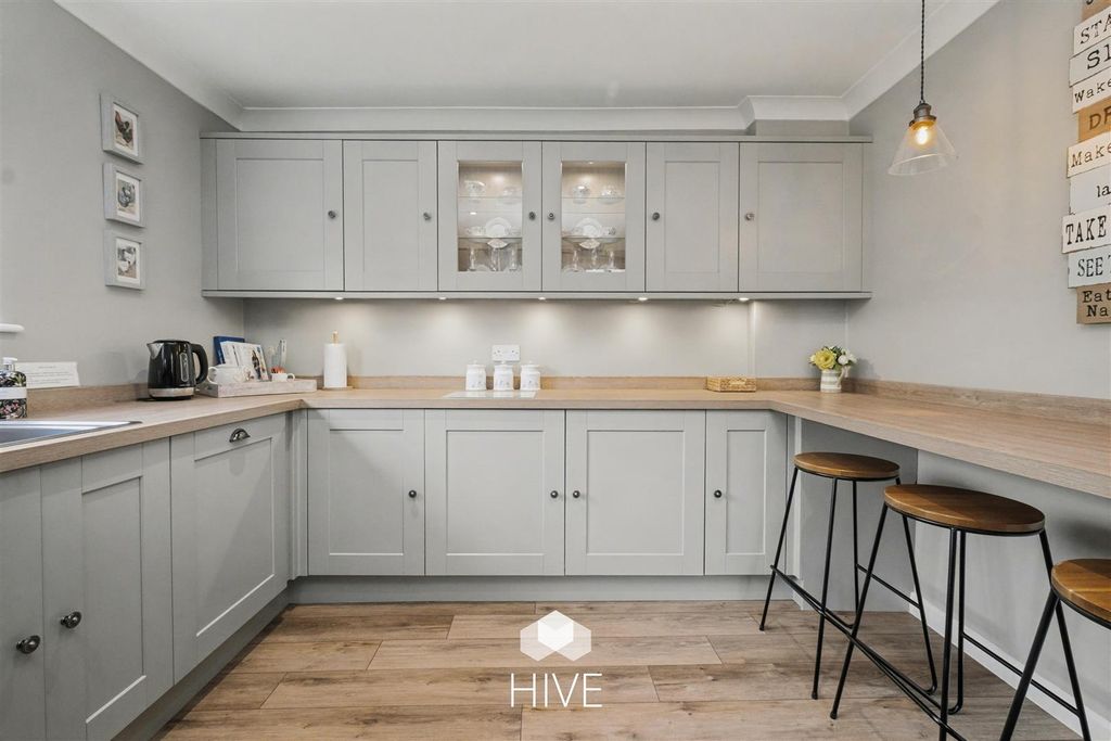 Property photo 2 of 22 Kitchen