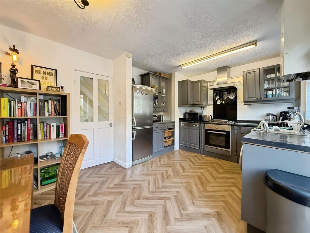 Property photo 3 of 21 Kitchen Diner