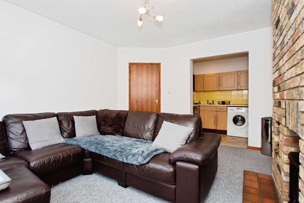 Property photo 2 of 12