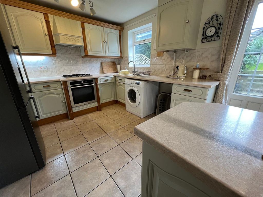 Property photo 2 of 23