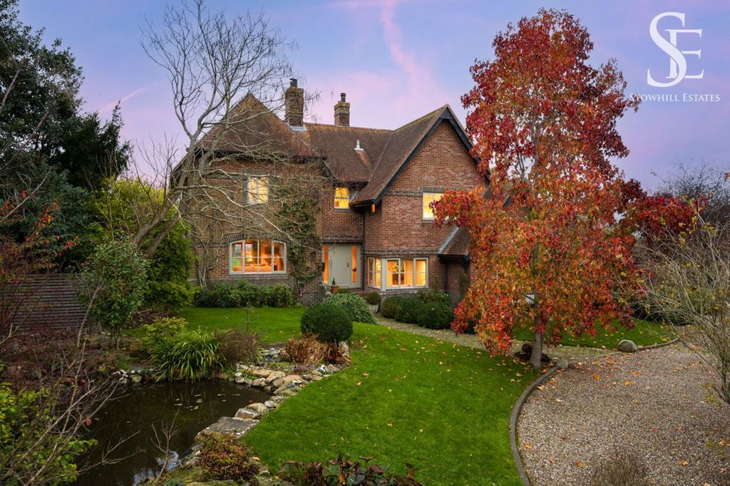 Property photo 2 of 25 Front