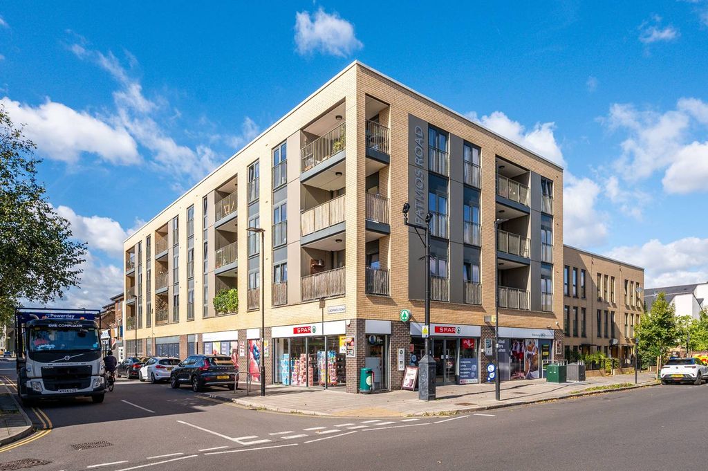 Property photo 3 of 10