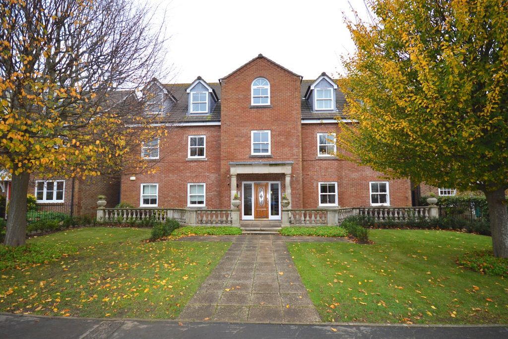 Property photo 1 of 10 (Main)