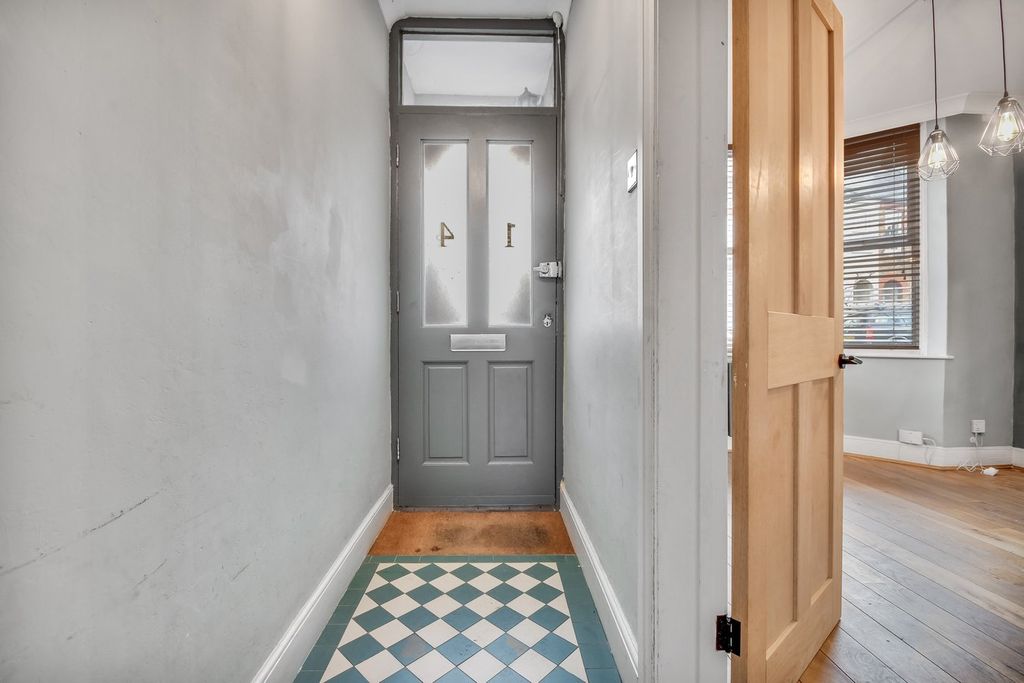 Property photo 3 of 21