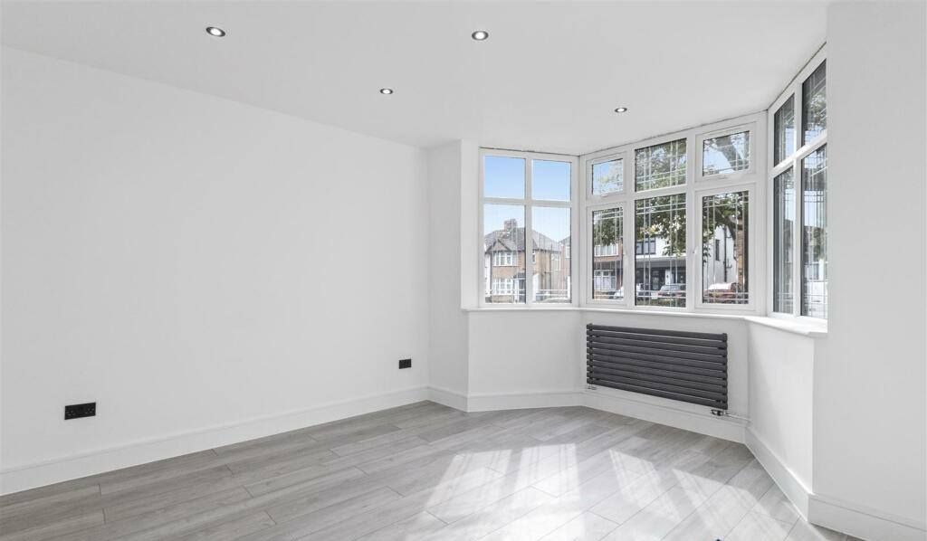 Property photo 3 of 13 Gallery