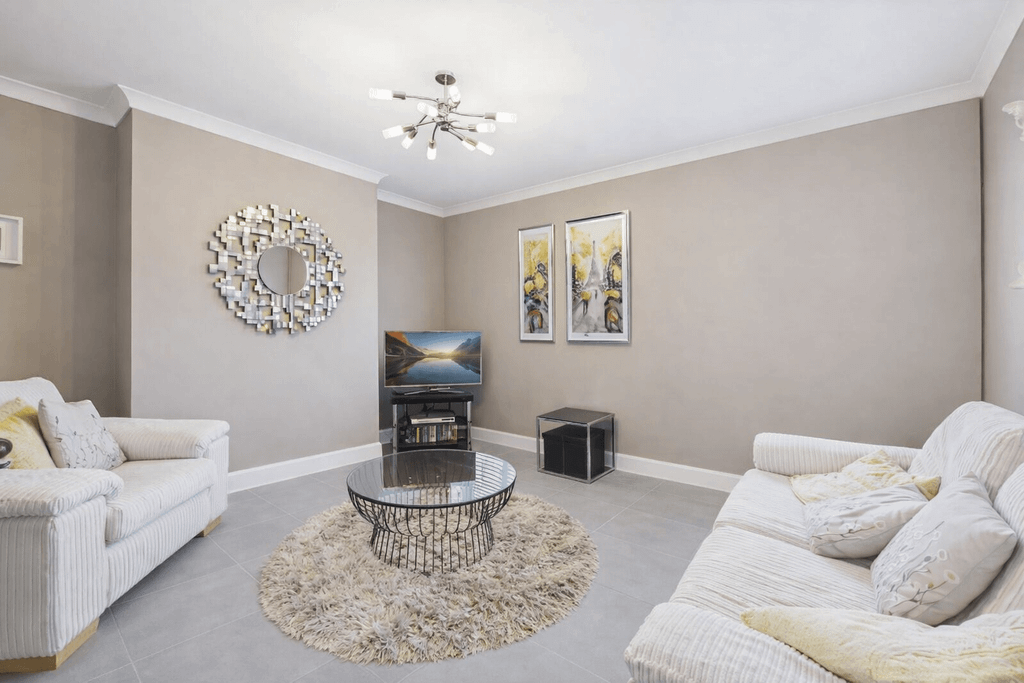 Property photo 2 of 5 Gallery