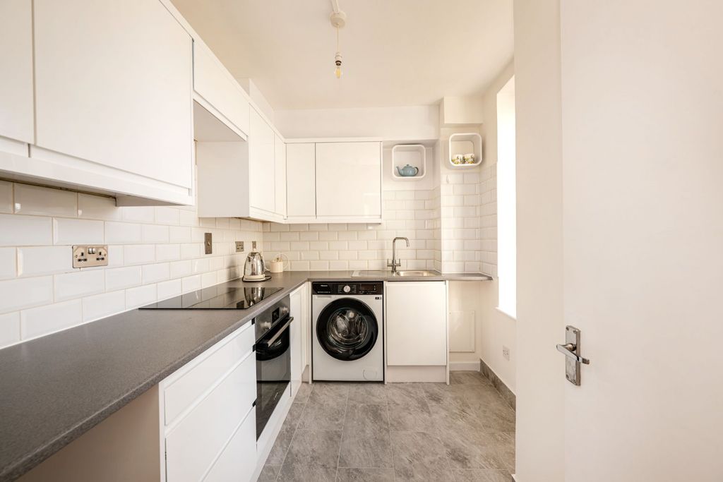 Property photo 3 of 12 Picture No. 14