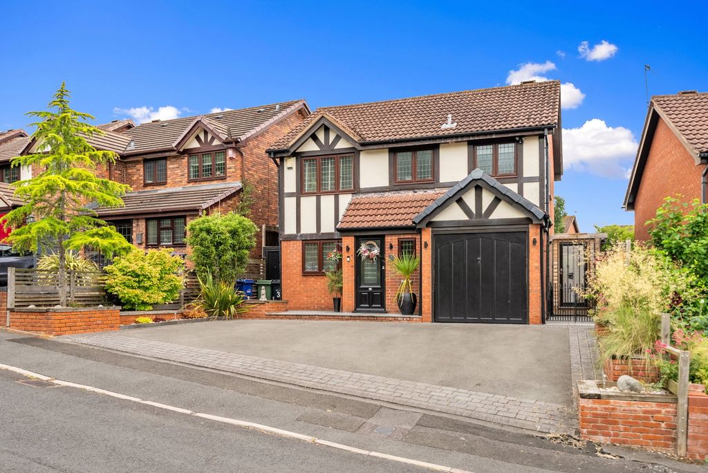 Property photo 1 of 32