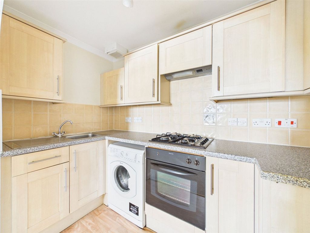 Property photo 3 of 8 Kitchen