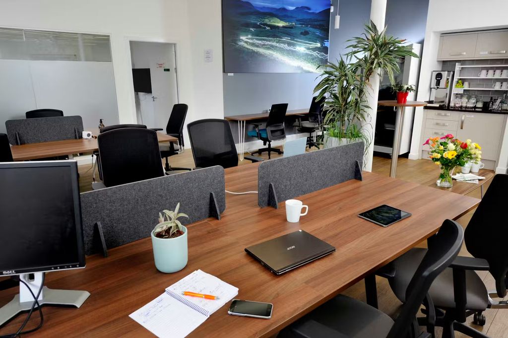 Property photo 3 of 11 Office