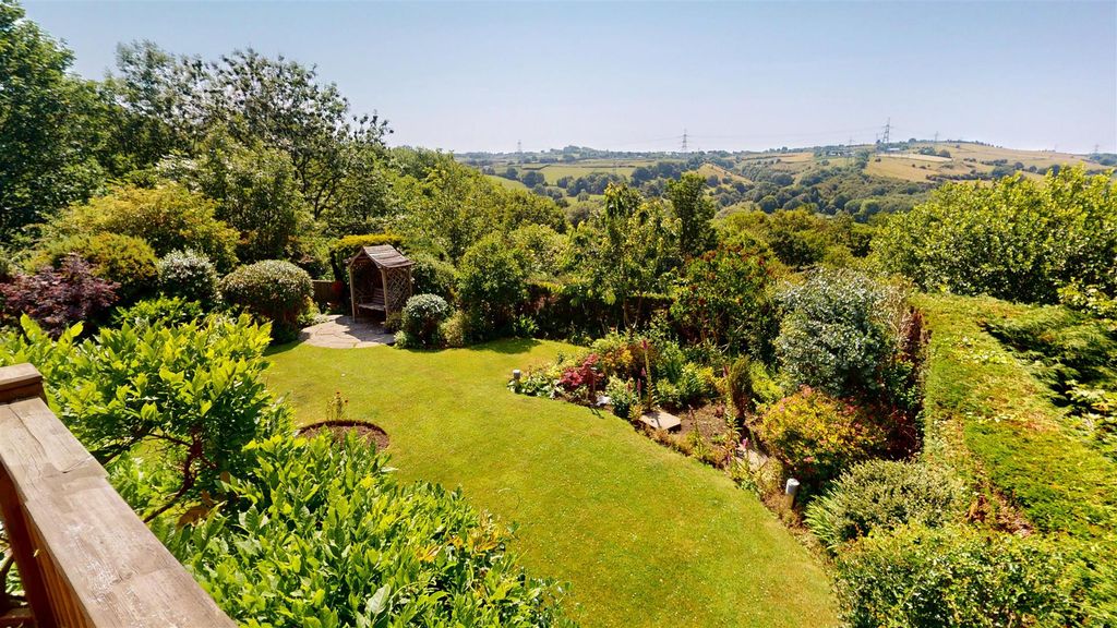 Property photo 3 of 40 Rear Garden