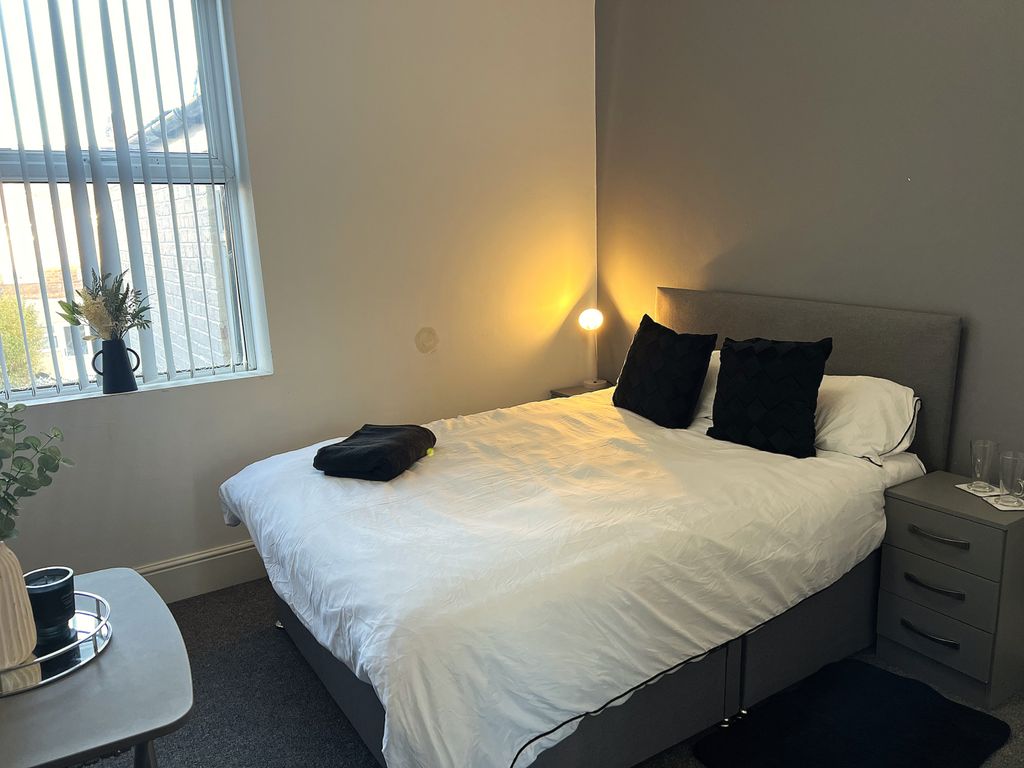 Property photo 1 of 7 Modern Room To Rent With All Bills Included