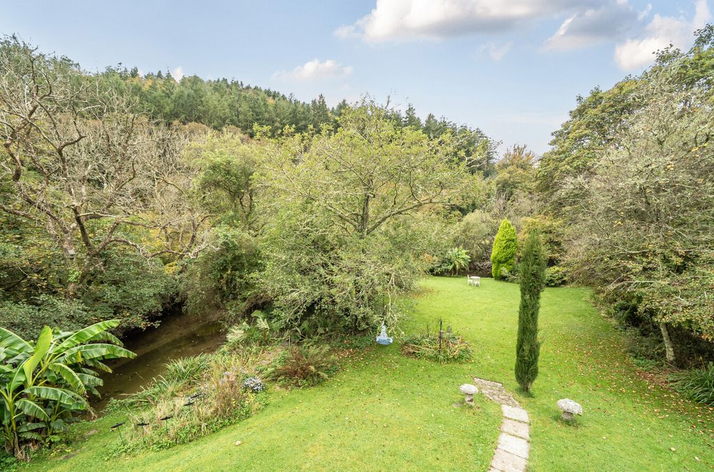 Property photo 2 of 15 2 - Garden