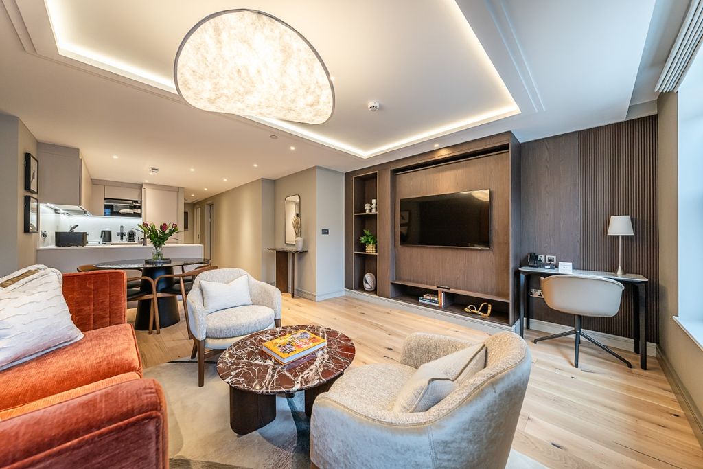 Property photo 3 of 29 4C-Phoenix-House-...