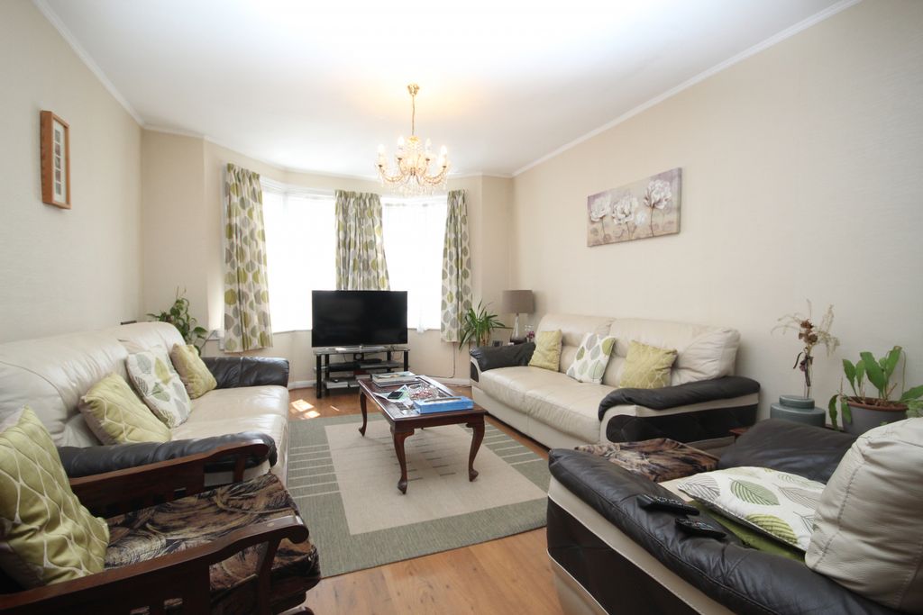 Property photo 2 of 16 Gallery