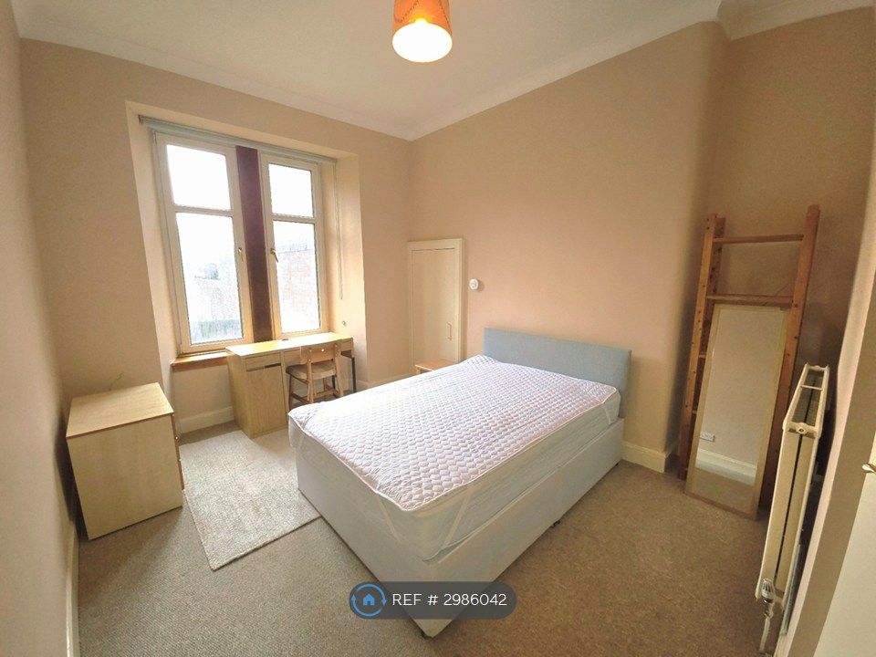 Property photo 3 of 9 Bedroom 1