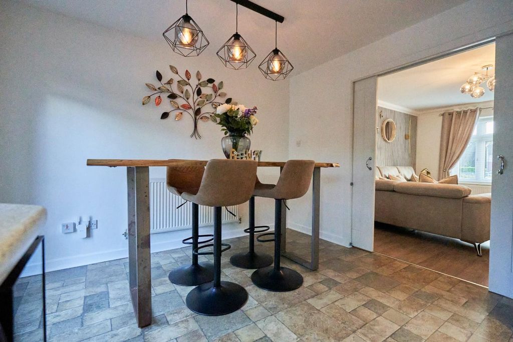 Property photo 3 of 32 Kitchen-011.Jpg