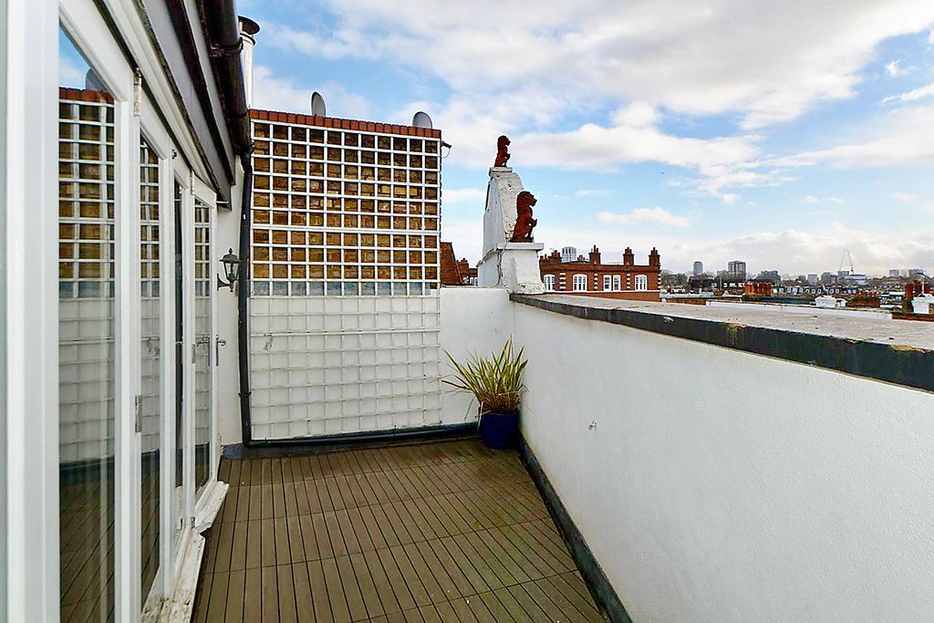Property photo 3 of 13