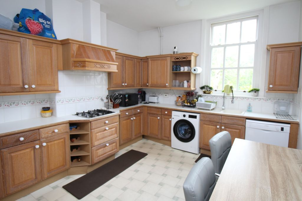 Property photo 3 of 17 Photo 6