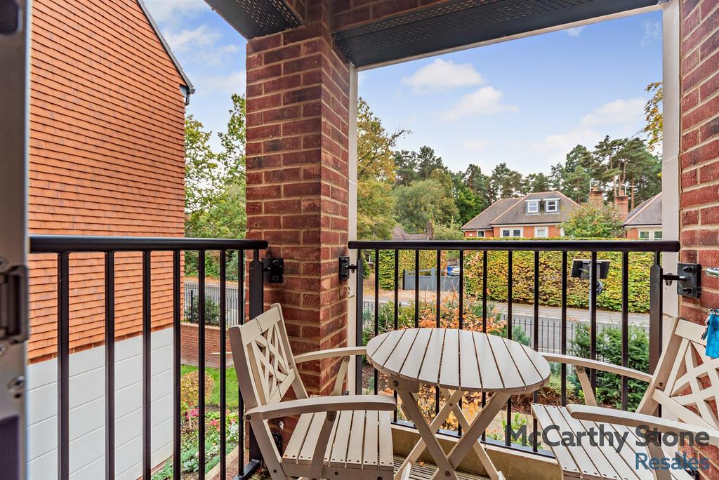 Property photo 3 of 27 8667584-Exterior06-800.Jpg