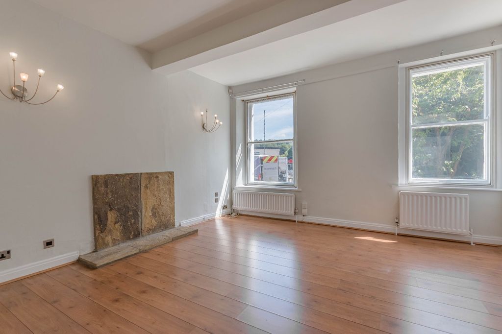 Property photo 2 of 14 Picture No. 04