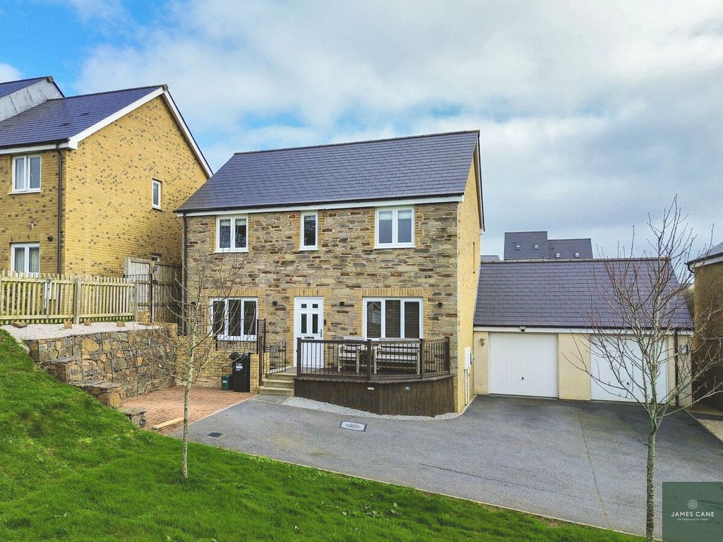 Property photo 2 of 29