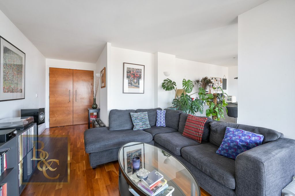 Property photo 3 of 21