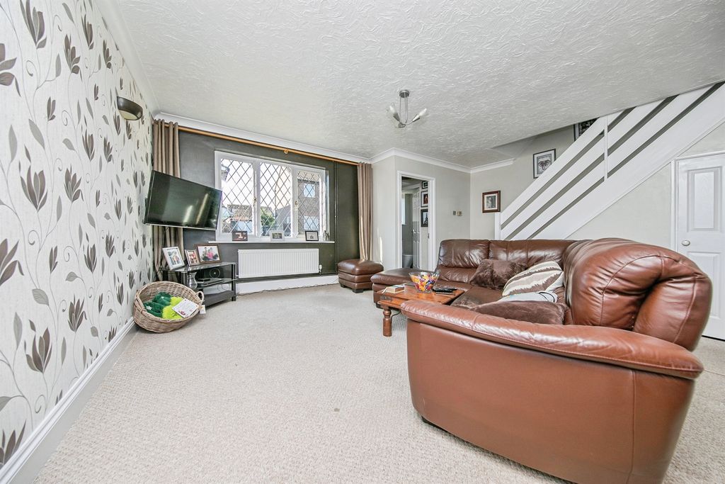 Property photo 3 of 16