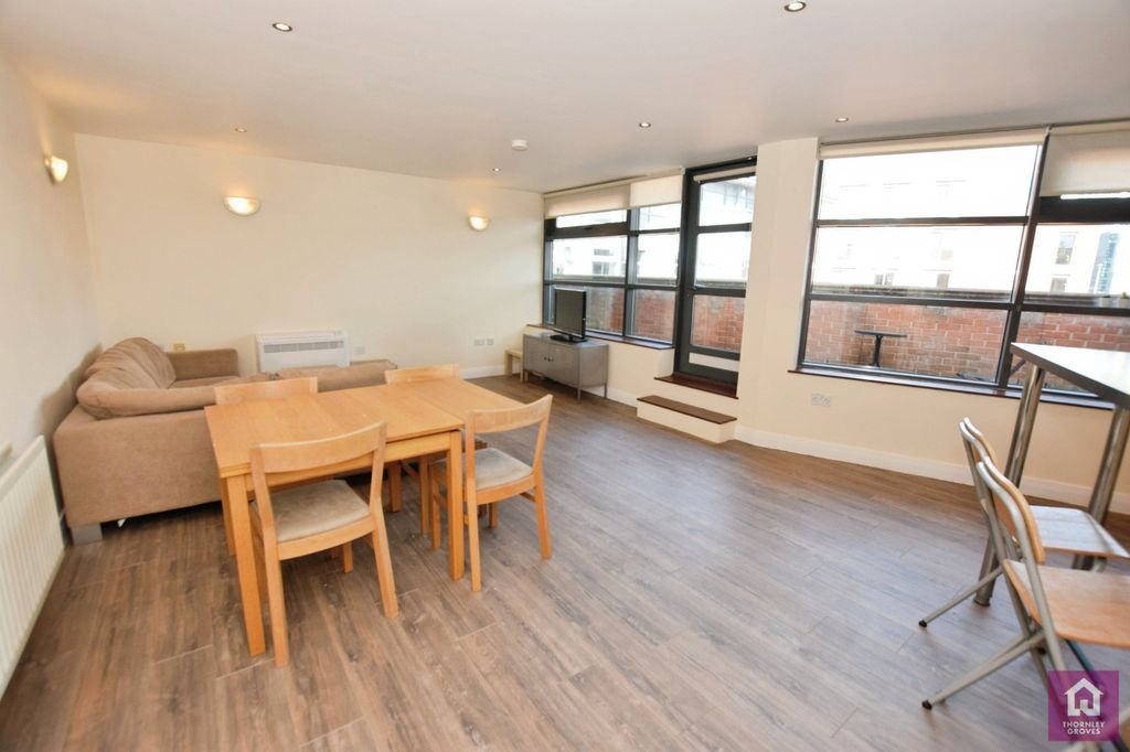 Property photo 2 of 17 Picture No. 41