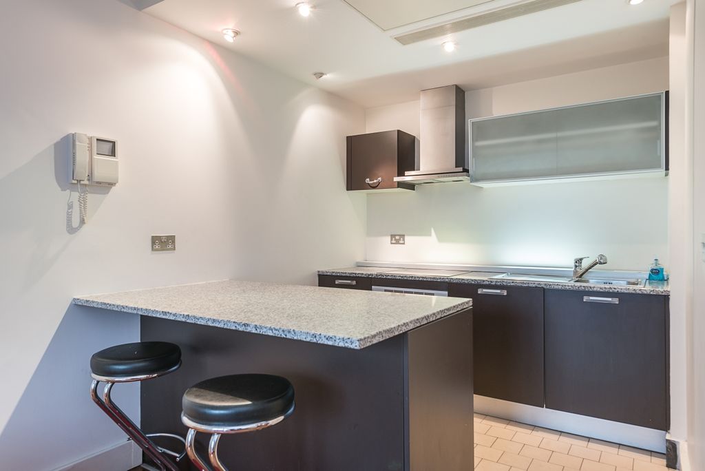 Property photo 2 of 11 Kitchen