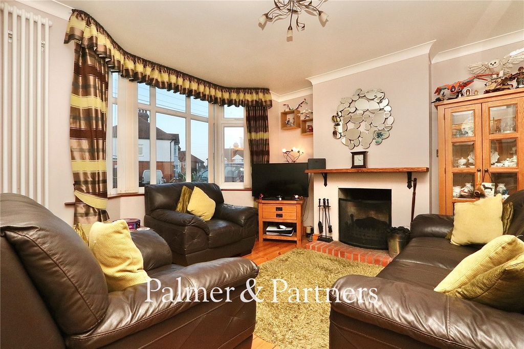 Property photo 3 of 32 Picture No. 02