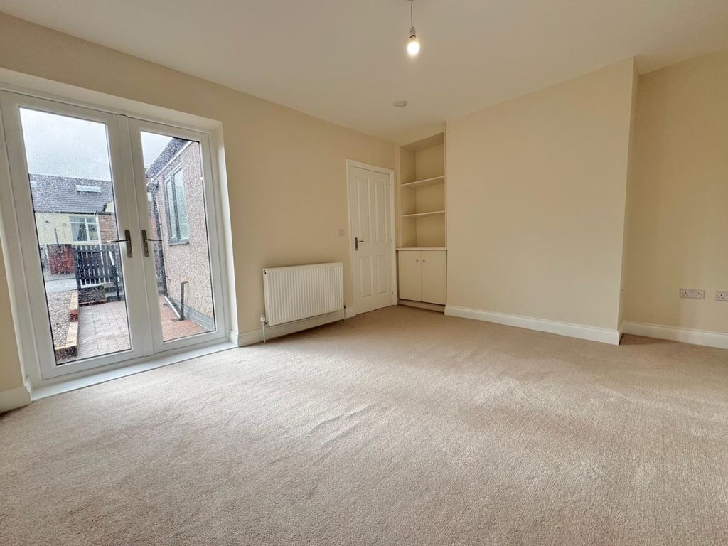Property photo 2 of 11 B2F909cd-3E37-4536-9971-7dc559Fcf8Bd