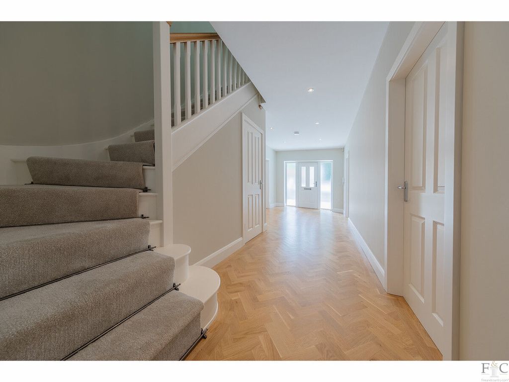 Property photo 3 of 42