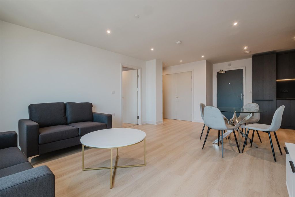 Property photo 2 of 23 P2000249.Jpg