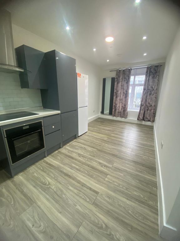 Property photo 3 of 31