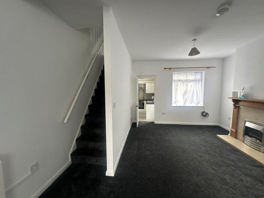 Property photo 2 of 18 Image