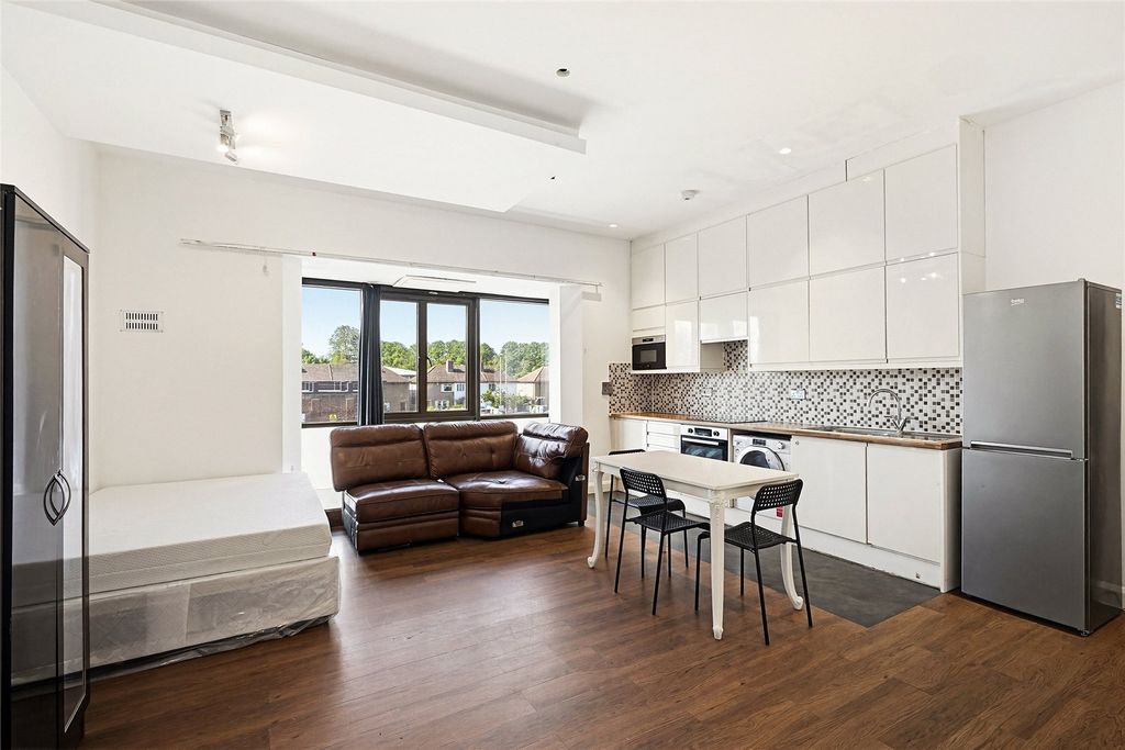 Property photo 3 of 8 Picture No. 04