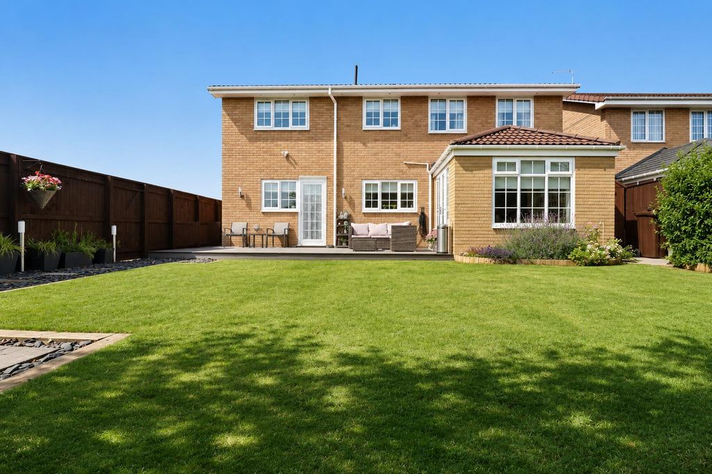 Property photo 2 of 34