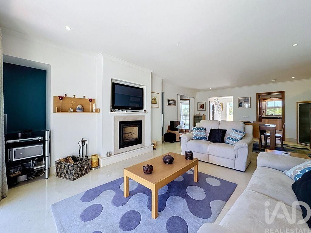 Property photo 2 of 40